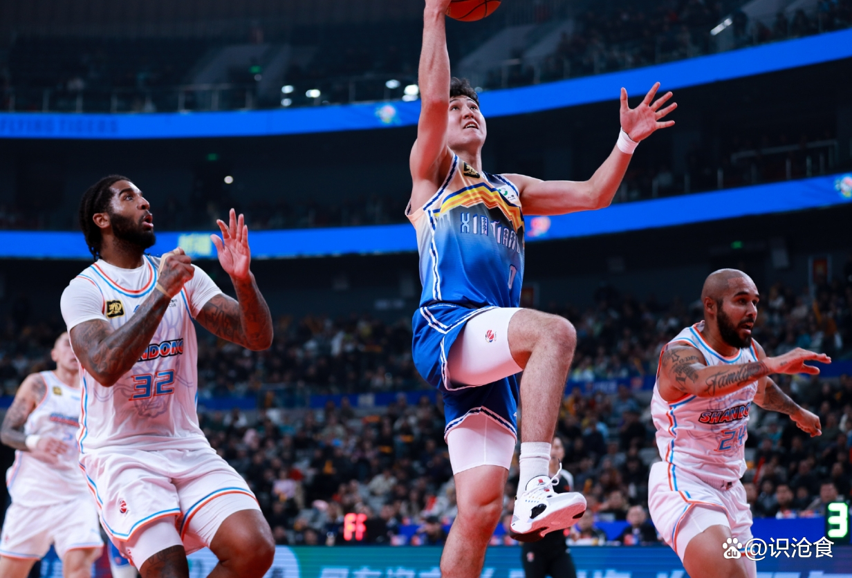 新疆男篮战胜劲敌，乐在其中