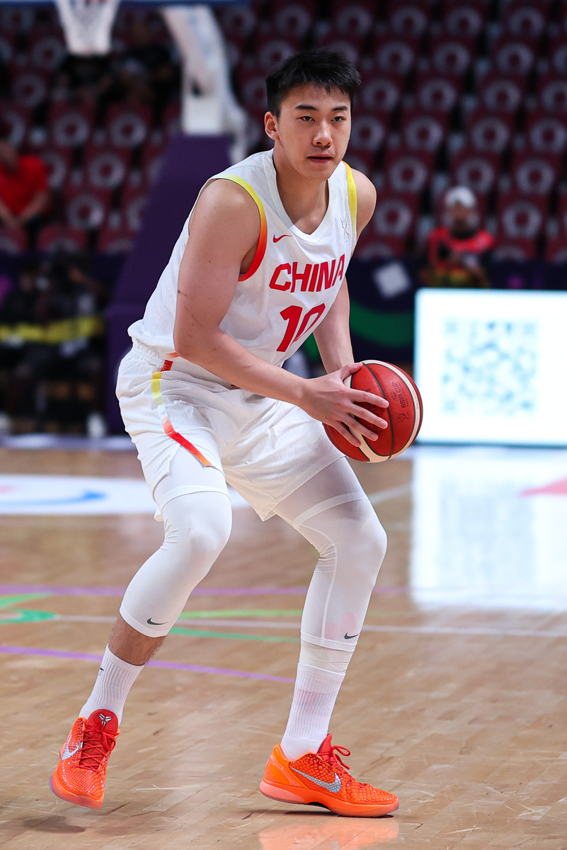 包含一支中国篮球豪门的壮举让观众们赞叹不已的词条