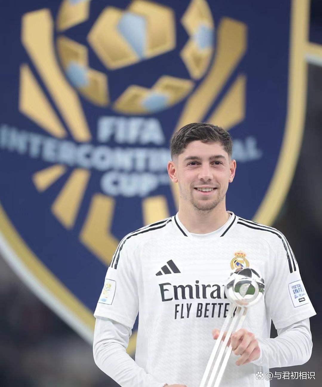 关于阿贾克斯青训学院培养新一代天才球员的信息