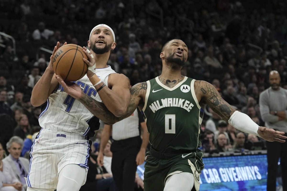 包含雄鹿队全员备战，防守犯规仍存后顾之忧的词条