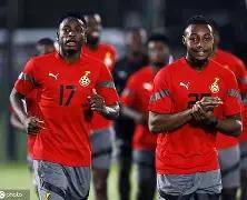 包含非洲联赛冠军杯半决赛焦点战打响，意大利队首战告捷的词条