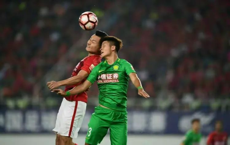 包含非洲联赛冠军杯半决赛焦点战打响，意大利队首战告捷的词条