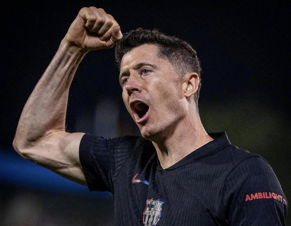 包含巴塞罗那球员梅开二度，完成帽子戏法的词条