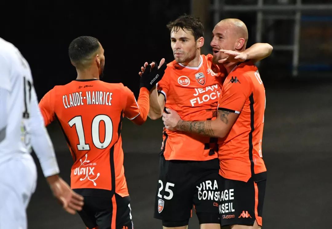 关于瓦朗谢恩战平对手，争取下一场胜利的信息