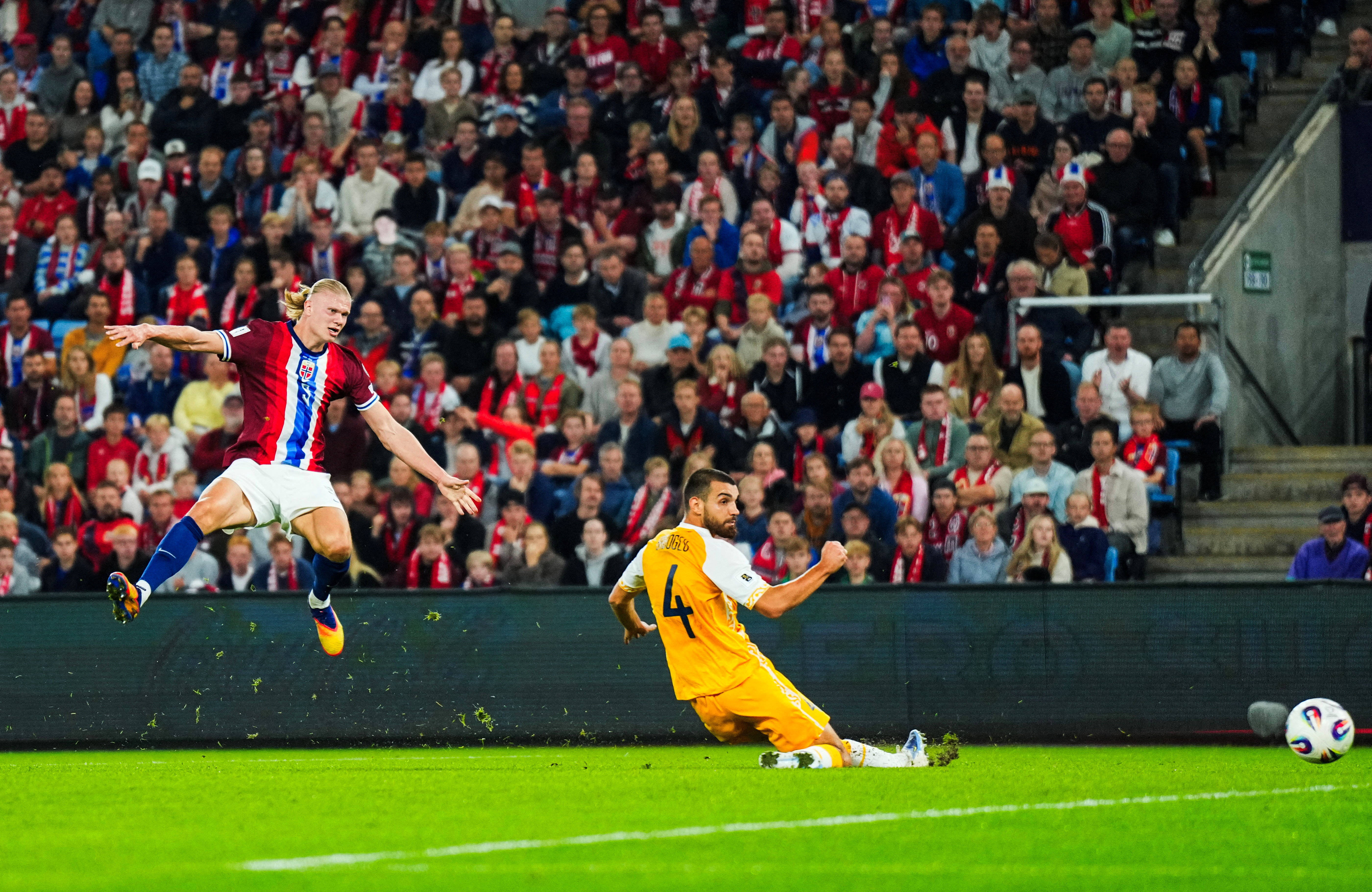 关于挪威与捷克对阵，场面激烈争夺晋级名额的信息